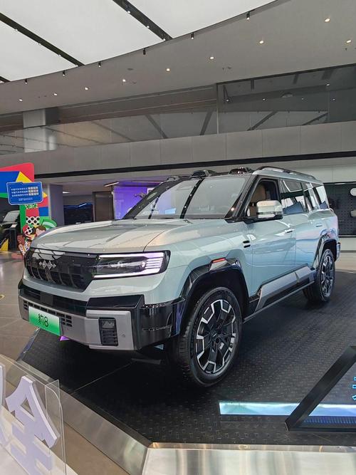 重庆涪陵区嘉隆胜企业管理咨询比亚迪方程豹硬派越野的爆款，英菲尼迪35周年与你共成长